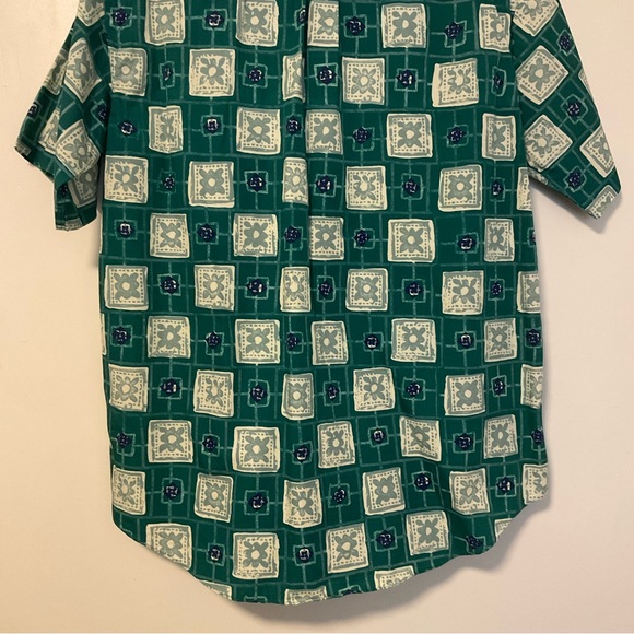 Montagut Button Front Green Floral Print Hawaiian Shirt - Picture 7 of 13